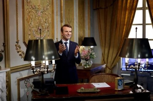 Makronun mum heykəli oğurlanıb