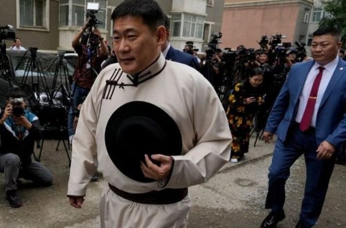 Oğlunun dəbdəbəli həyatına görə Monqolustan baş naziri istefa verdi