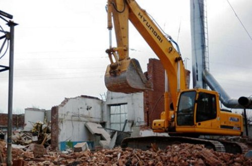 Bakıda daha bir məşhur restoran sökülür - VİDEO