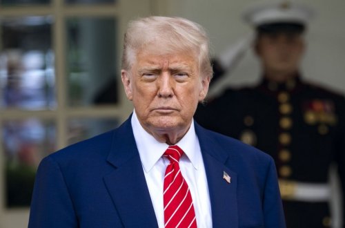 Tramp 12 ölkənin vətəndaşlarının ABŞ-yə girişini qadağan edib