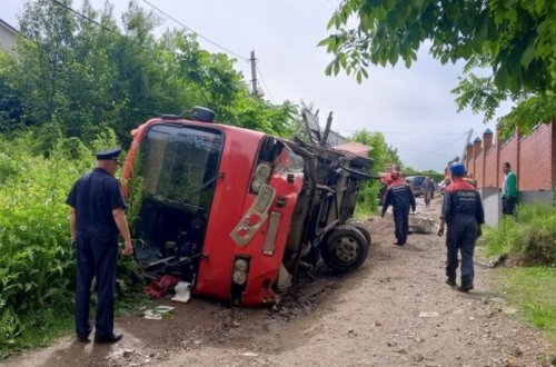 Rusiyanın Xabarovsk şəhərində 12 uşaq avtobus qəzasında yaralanıb