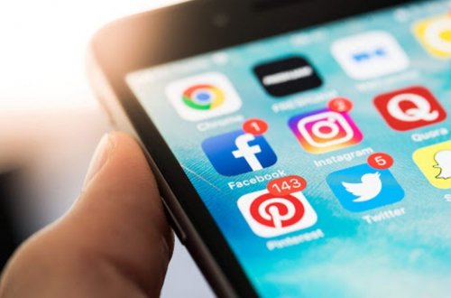 Almaniyada yaşı 16-dan az olanlara sosial mediadan istifadənin qadağan olunması təklif edilib