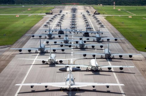 KİV: ABŞ-nin Yaponiyadakı aviabazasında partlayış olub, xəsarət alanlar var