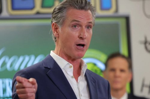 Kaliforniya qubernatoru Trampı, Pentaqonu və müdafiə nazirini məhkəməyə verib