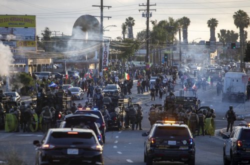 Los-Ancelesdə iğtişaşlarla mübarizə üçün komendant saatı tətbiq edilib