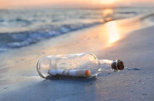 Şotlandiyadan İsveçə sürüklənən butulkadakı məktubun sirri 47 ildən sonra açıldı