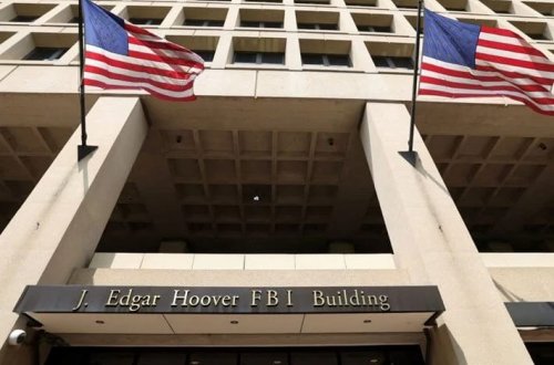 FTB direktoru işdən çox gecə klublarına getdiyini deyən jurnalisti məhkəməyə verdi