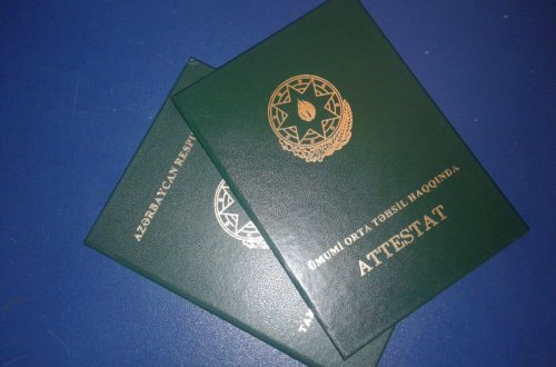 Bakıdakı məktəbdə şagirdlərdən attestat üçün 20 manat yığılır? - İDDİA - VİDEO