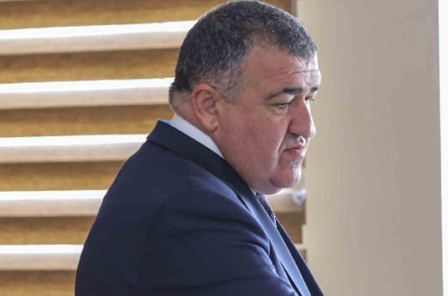 Xətai rayonu Gəncə Prospektində qanunsuz tikintiyə icra başçısı icazə verib?- Video