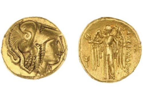 Evin divarında gizlədilən nəhəng qızıl sikkə kolleksiyası 3,5 milyon dollara satılıb