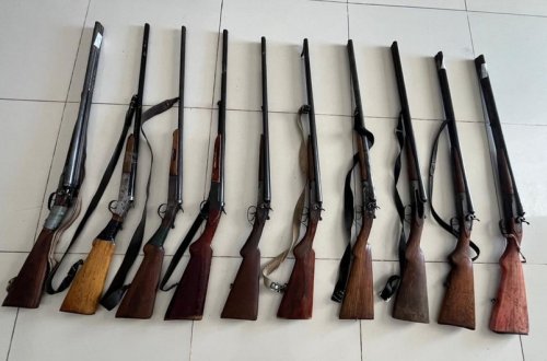 Cəlilabadda qanunsuz saxlanılan silahlar polisə təhvil verilib