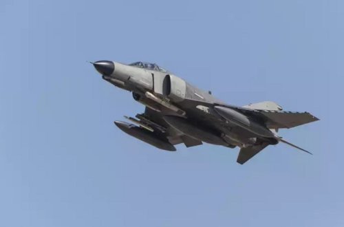 KİV: Məşhəd səması üzərində qırıcı təyyarələr havaya qaldırılıb