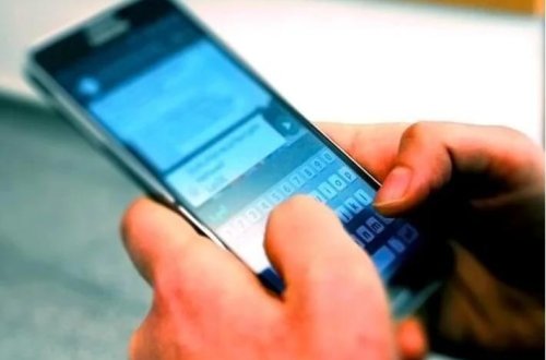 İtaliyada orta məktəblərdə şagirdlərə mobil telefondan istifadə qadağan edilib