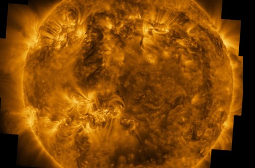 Günəşdə güclü partlayış olub