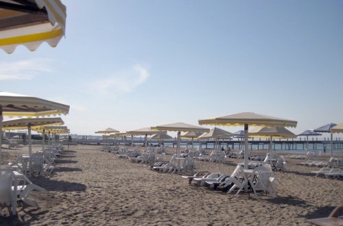 Çimərliklərdə yoxlama aparılıb, bəzi nöqsanlar aşkarlanıb