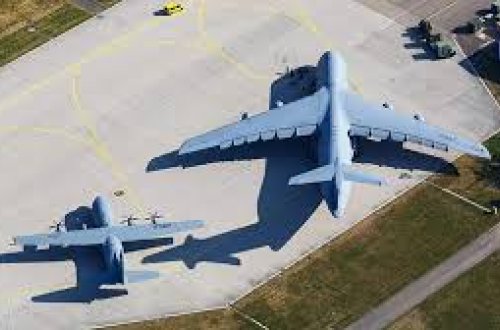 ABŞ Fars körfəzi istiqamətinə iki hərbi nəqliyyat təyyarəsi göndərib