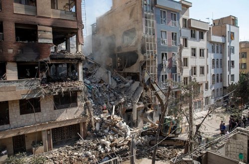 Hüquq müdafiəçiləri İranda İsrailin hücumu nəticəsində 900-ə yaxın insanın öldüyünü deyir