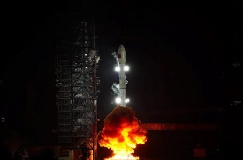 Çin kosmosa yeni peyk buraxıb