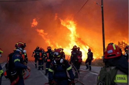 Saqqız adası yanır: Fövqəladə vəziyyət elan edildi, ada boşaldıldı 