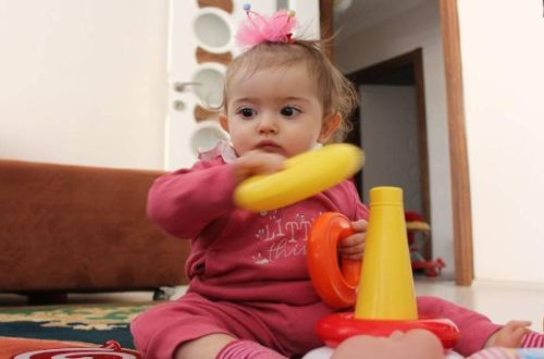 Körpələrin oyuncaq seçimləri gələcək zəkasını göstərə bilər