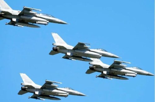 Hollandiya Rumıniyaya 18 ədəd F-16 hədiyyə edib