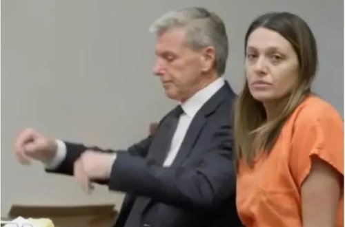 İbtidai sinif müəlliminin 13 yaşlı şagirdindən uşağı olub