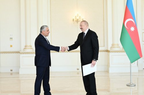 İlham Əliyev İranın Azərbaycanda yeni təyin olunmuş səfirinin etimadnaməsini qəbul edib