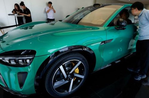 Çinin texnologiya şirkəti Xiaomi yeni elektrikli avtomobilini təqdim edib