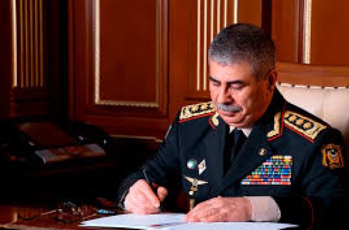 Azərbaycan müdafiə naziri Pakistana başsağlığı verib