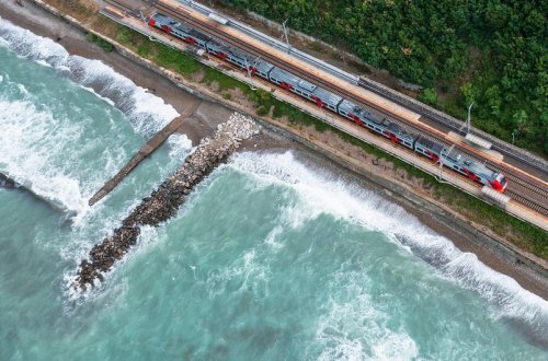 Çin Azərbaycan vasitəsilə Avropaya yeni yük marşrutu istifadəyə verib