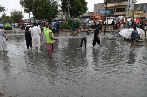 Musson yağışları 57 nəfərin həyatına son qoyub