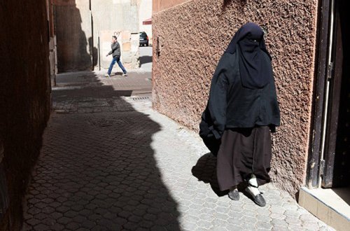 Qazaxıstanda niqab qadağan edildi
