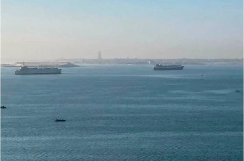 Süveyş körfəzində qazma gəmisi batıb: 3 nəfər ölüb, 21 nəfər itkin düşüb