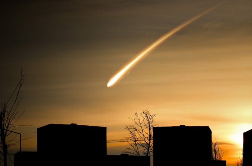 İsveçin paytaxtı üzərində alovlu kürə uçub