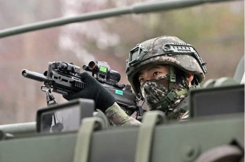 Şimali Koreya dəstəyi üç dəfə artırdı: Daha 30 min əsgər müharibəyə gedir