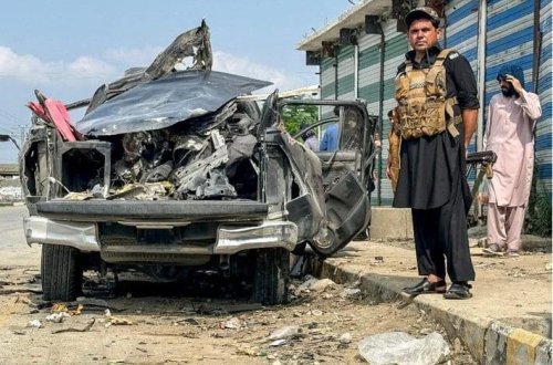 Pakistanda partlayış: Dörd hökumət məmuru, polis məmuru həlak olub