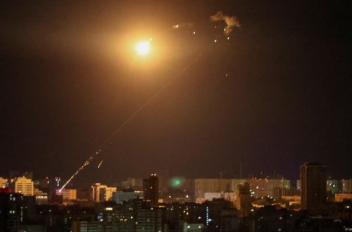 Rusiyanın Kiyevə raket hücumu nəticəsində təxminən 20 nəfər xəsarət alıb