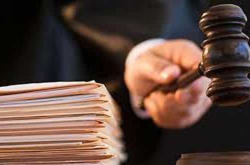 Müdafiə Nazirliyinin hərbçilərdən rüşvət almaqda təqsirləndirilən sabiq vəzifəli şəxsinə hökm oxunub