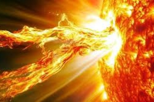 Günəş yenidən rekord həcmdə plazma buraxdı