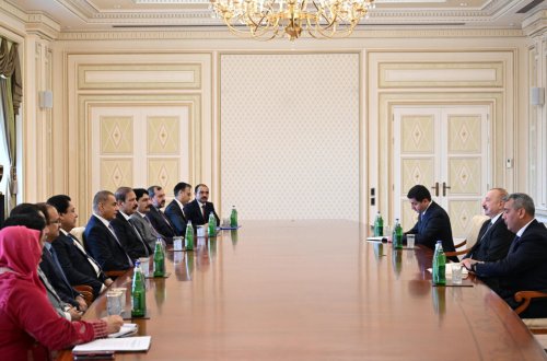İlham Əliyev Pakistan Milli Assambleyasının sədrinin başçılıq etdiyi nümayəndə heyətini qəbul edib - FOTO