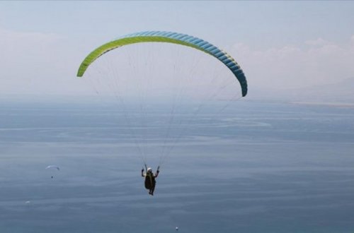 Siyəzənda qadının paraşütlə atlanarkən yıxılaraq ölməsi faktı üzrə araşdırma aparılır
