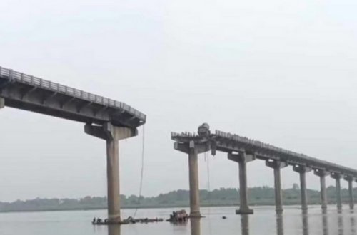 Hindistanda körpünün çökməsi nəticəsində azı 8 nəfər həlak olub