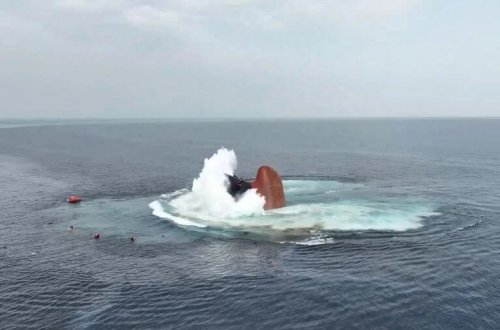 Husilər “Eternity C” gəmisinin tamamilə batdığını elan ediblər