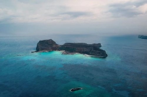 Okeanda bir gecə: İtmiş sörfçünün möcüzəvi xilası