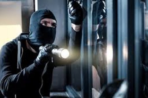 Binəqədidə oğurluq edən şəxslər saxlanıldılar