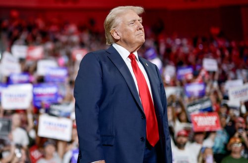 Tramp Böyük Britaniyaya səfər edəcək