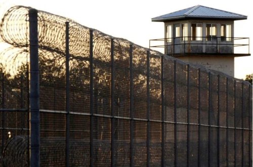 Sərbəst buraxılan kamera yoldaşına məxsus çantada yaxalanan məhbus tutulub