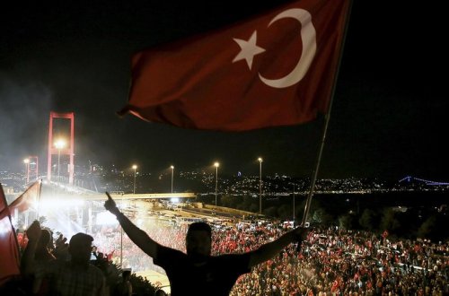 Bu gün Türkiyədə Demokratiya və Milli Birlik Günüdür