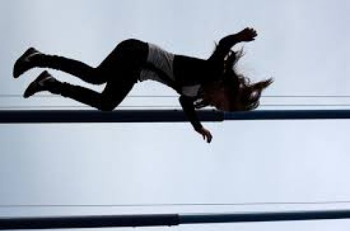 Xırdalanda arvadını pəncərədən ataraq öldürən şəxslə bağlı QƏRAR