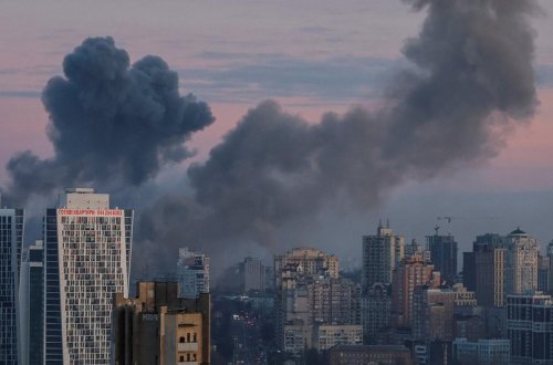 Ukrayna şəhərləri bir gecədə kütləvi dron və raket hücumlarına məruz qalıb